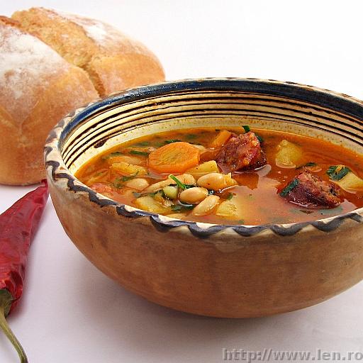 Bean stew with sausages