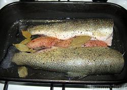 trout_for_the_oven * Preparing trout and roe for the oven * 1390 x 994 * (291KB)