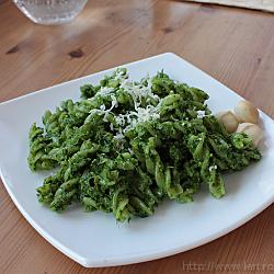 leurda.pesto.1 * 2436 x 2436 * (1.75MB)